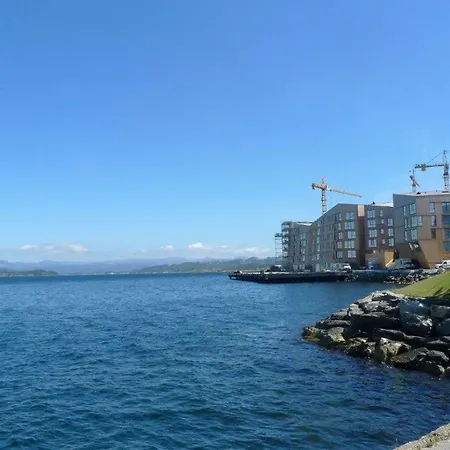 Siriskjeret -apartment With Sea View Leilighet *